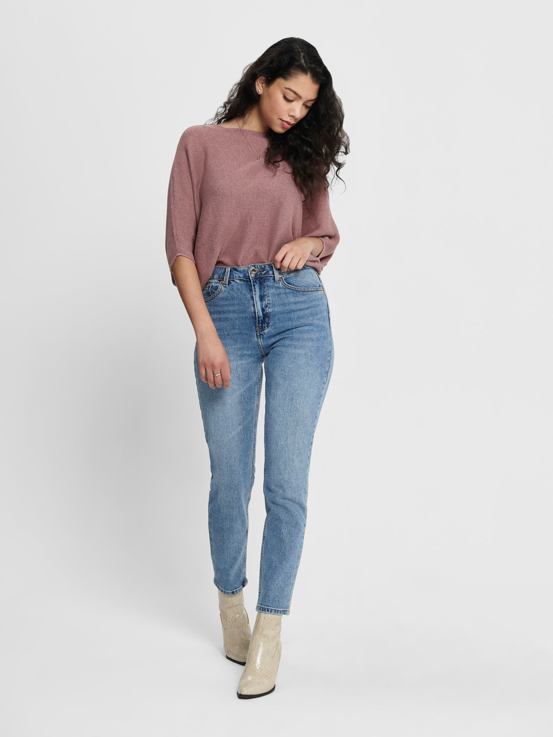 ONLEMILY HW Straight Jeans - MAE0012